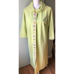 Vintage Gaymode Penneys Women's Velour Robe Green floral embroidery lace trim